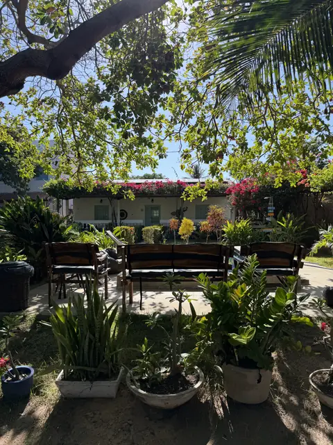 Área de estar no jardim — Barra Beach House, Fortim