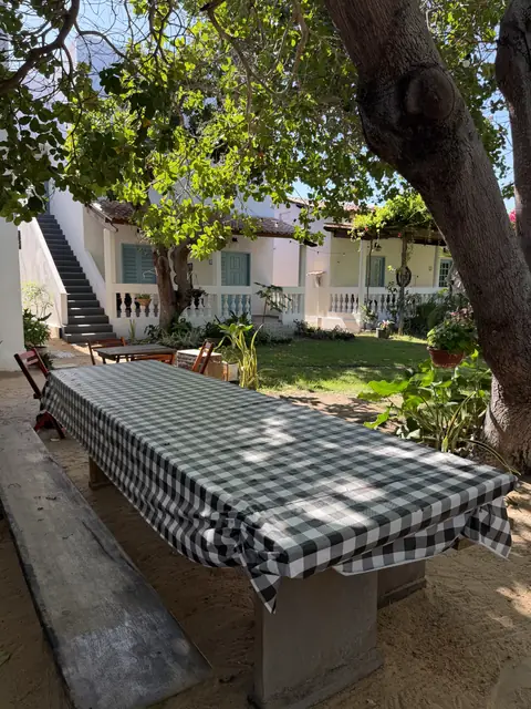 Mesa ao ar livre — Barra Beach House, Fortim