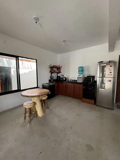 Chalé 3 Quartos na Barra Beach House, Fortim — sala e cozinha, foto 16